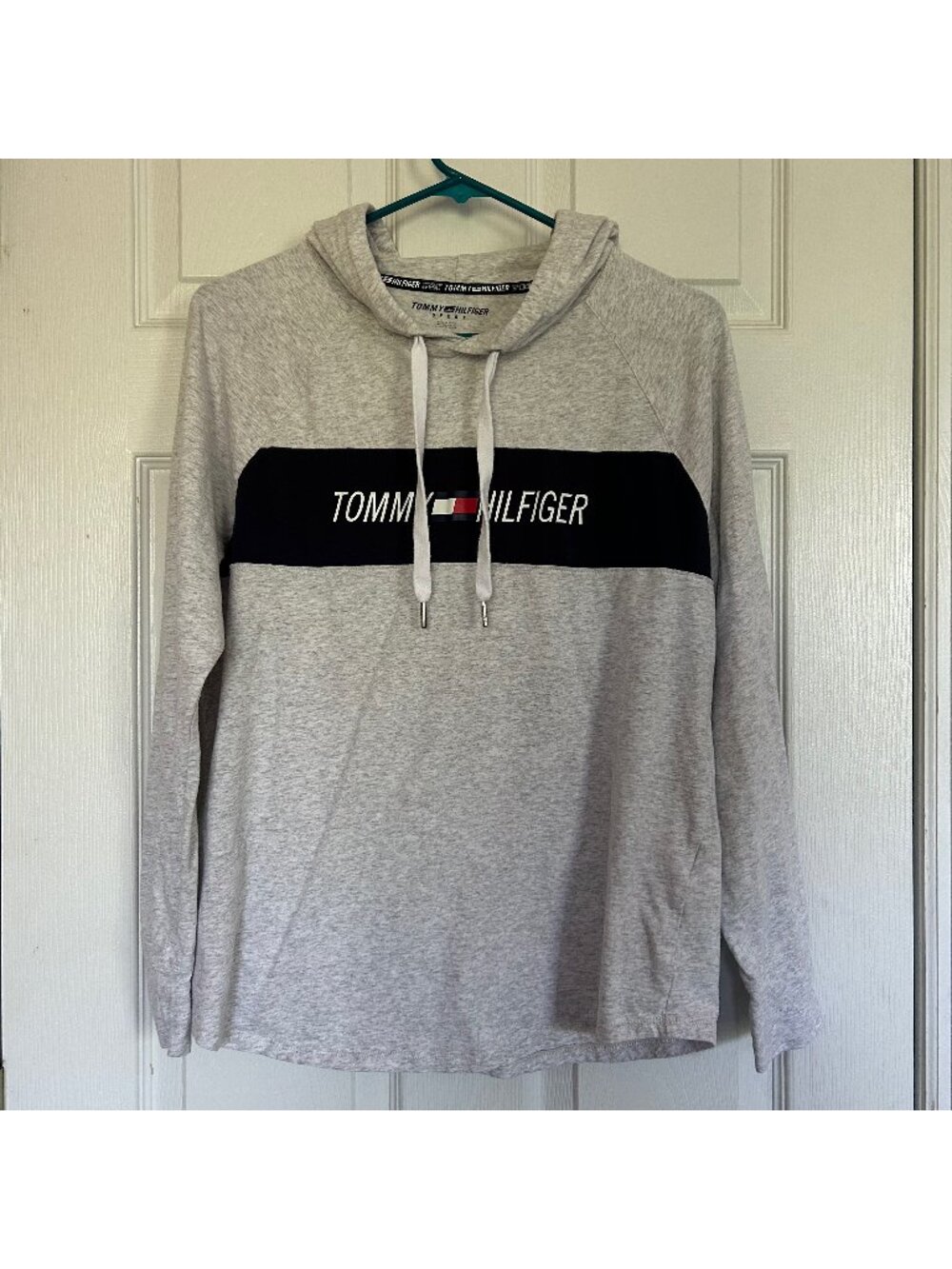 Tommy Hilfiger Sport Grey Heather Colorblock Logo Hoodie - Size Medium